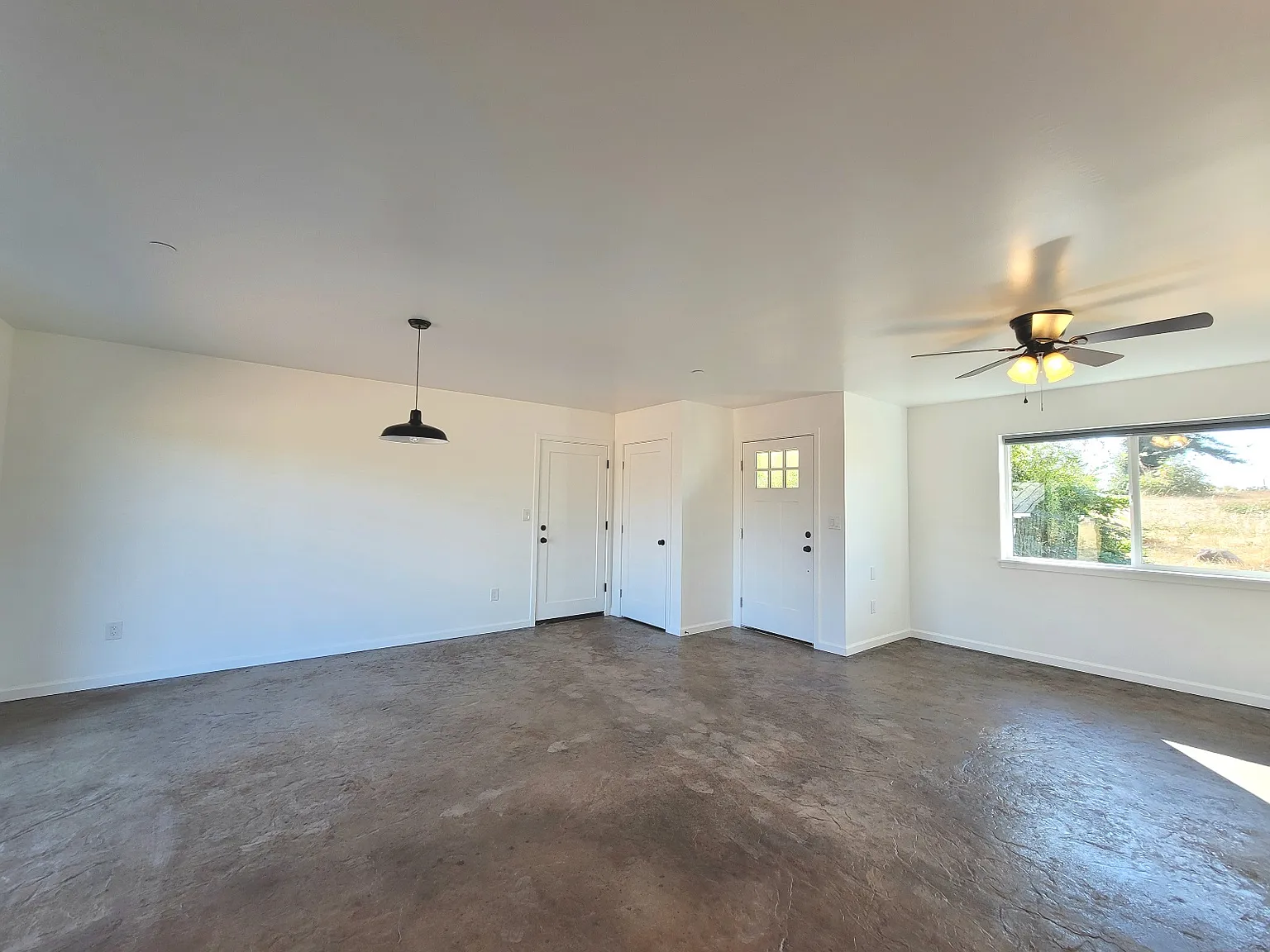 3 bed, 1253 sqft, $2,250 — Photo 4