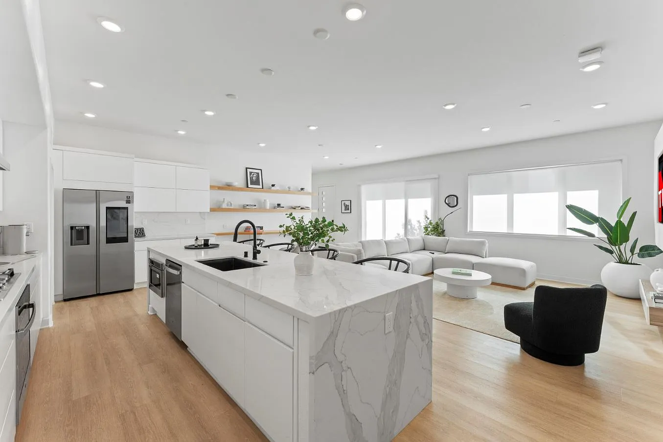 3 bed, 2114 sqft, $5,800 — Photo 1