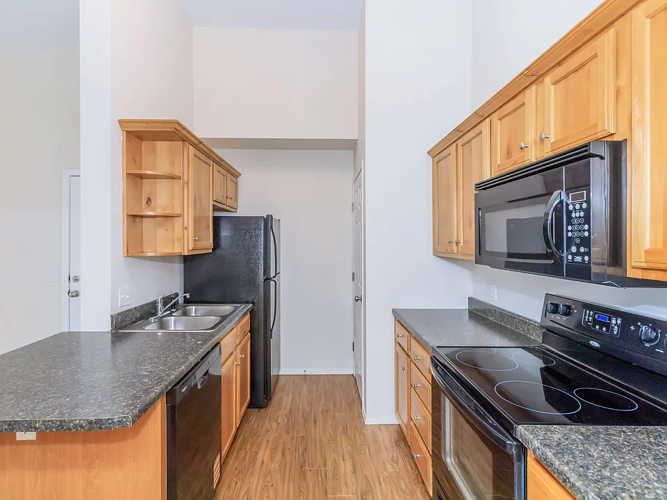 Sandstone Heights Apartments Studio Kitchen