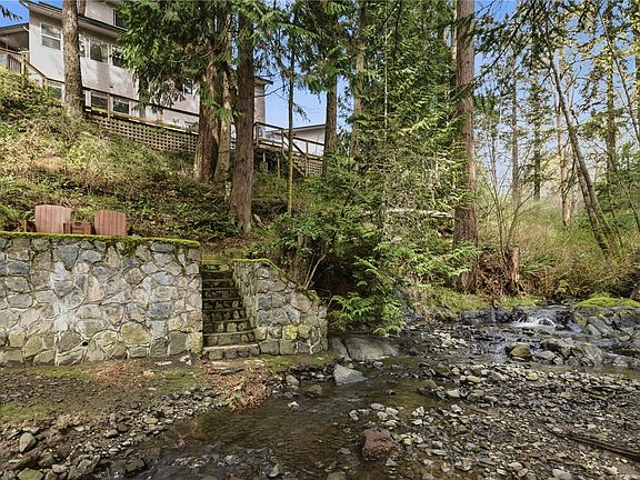 2nd image of 81 Chilco Ridge Pl