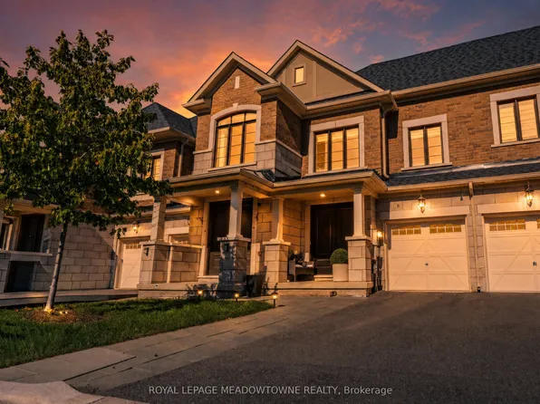 8 Angelfish Rd, Brampton, ON L7A 5C5
