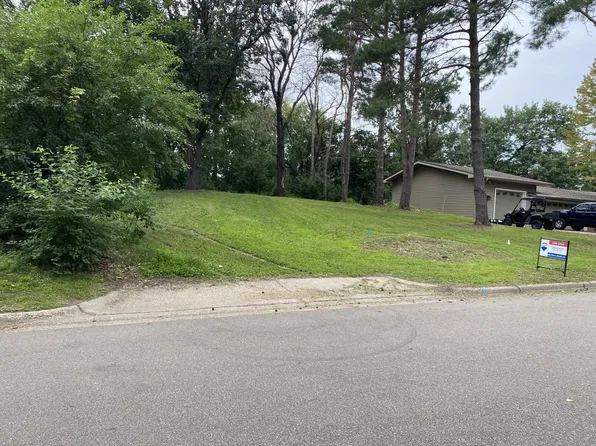 405 Summit Ln E, Burnsville, MN 55337