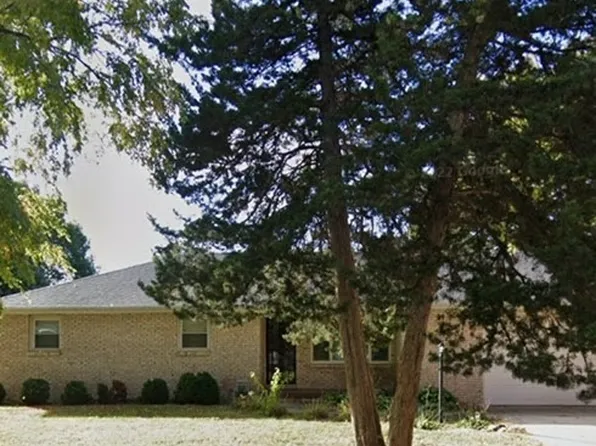425 Loma Dr, Forsyth, IL 62535