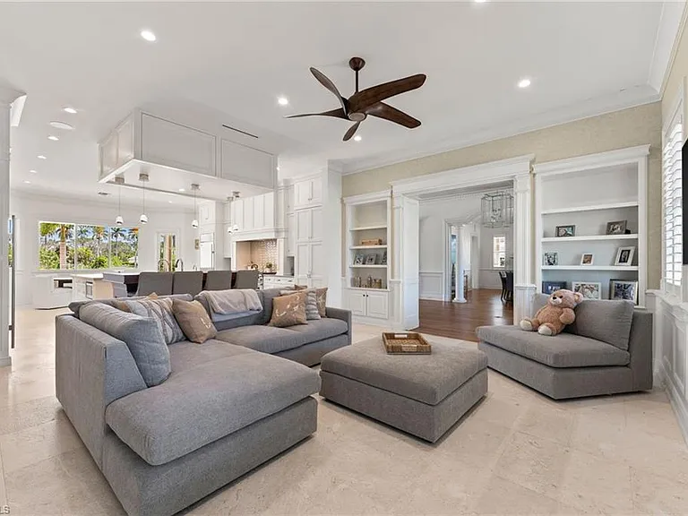 2325 Lantern Ln — Photo 15