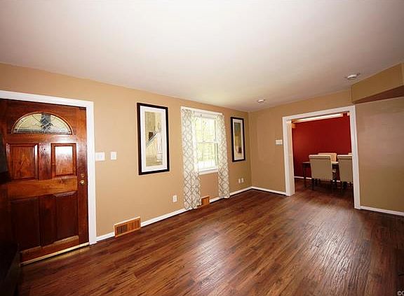3rd image of 1202 W Valley Dr