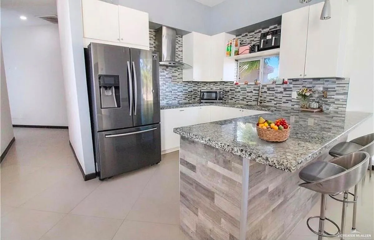 3 bed, 2.5 bath, 1604 sqft, $2,150 — Photo 4