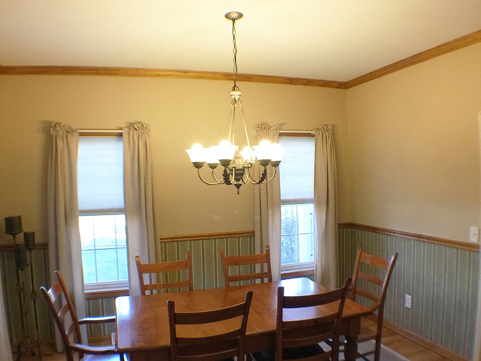 2nd image of 46 Rose Ln
