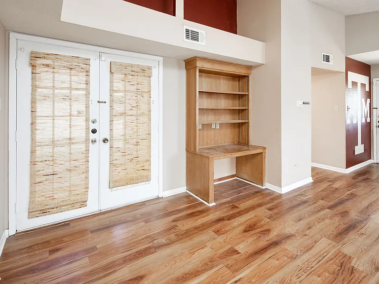 808 Camellia Ct — Photo 5