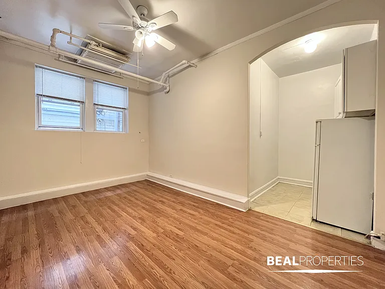 2827 N Burling — Photo 9