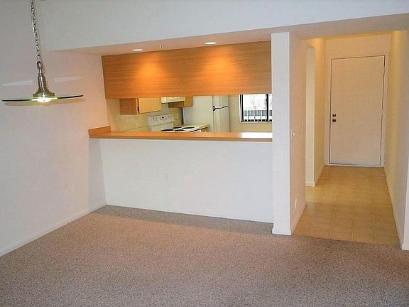5th image of 801 Seafarer Cir APT 503