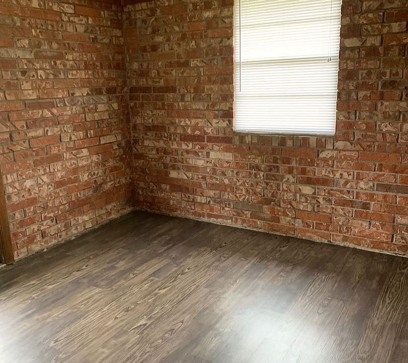 2nd image of 400 N Campbell Dr APT A