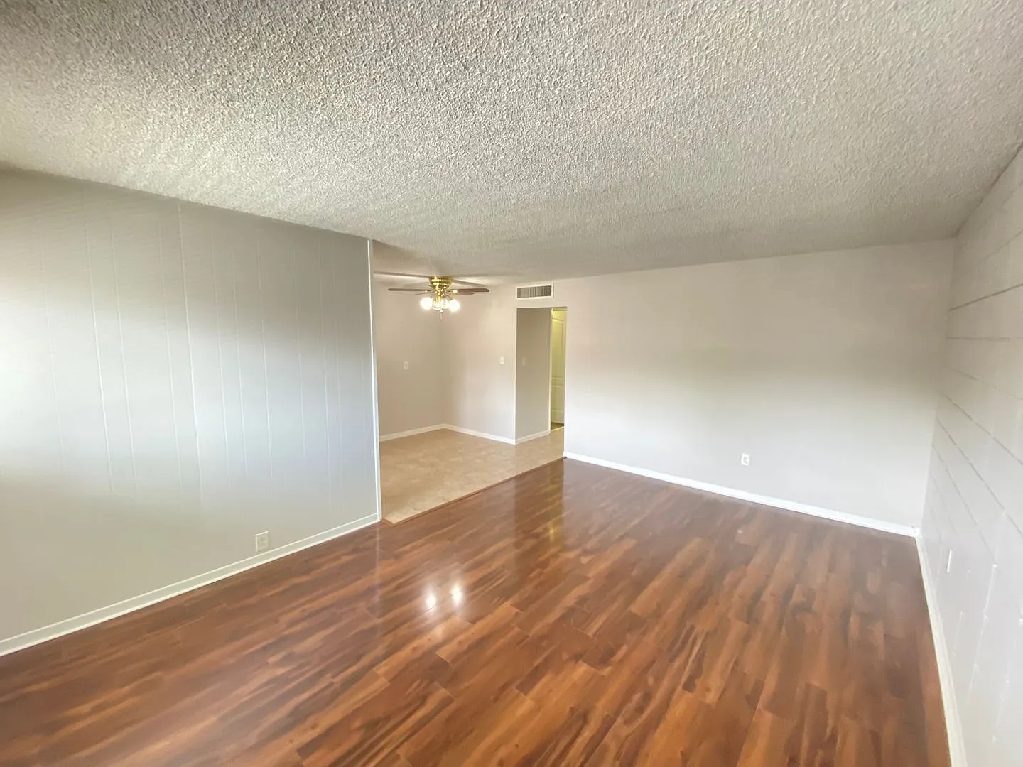 1 bed, 1.0 bath, 640 sqft, $1,325 — Photo 2