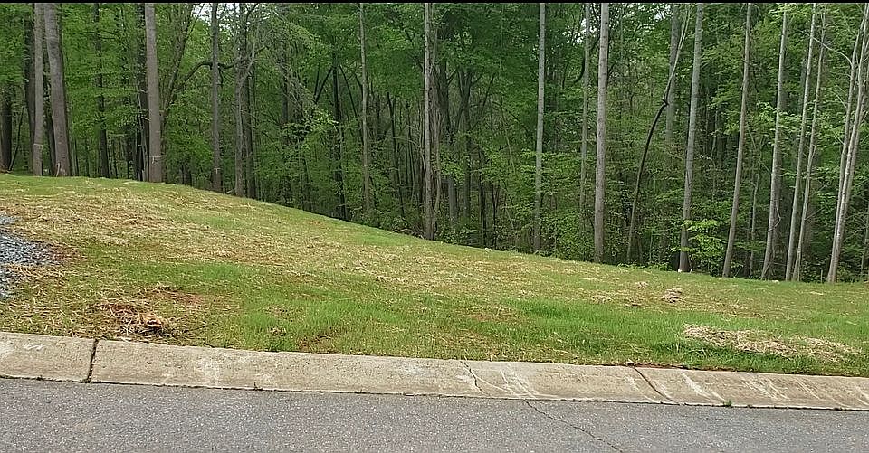 2nd image of 1028 Marguerite Dr