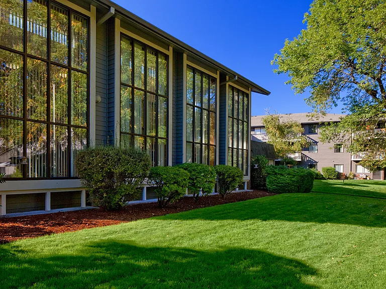 Creekside Village Retirement Residence — Photo 2