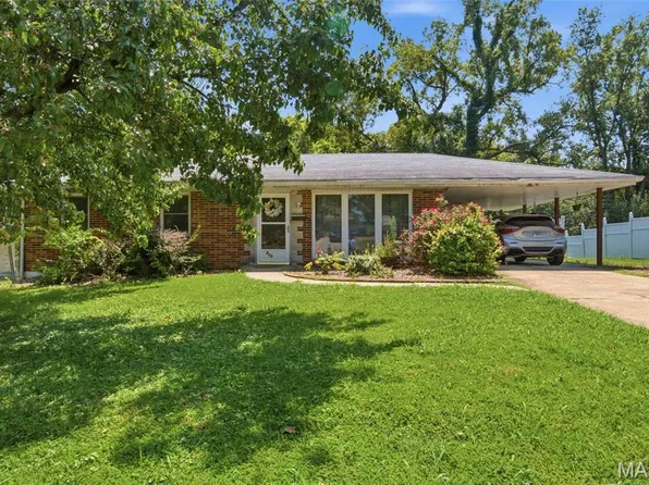 808 Wilshire Dr, Belleville, IL 62223