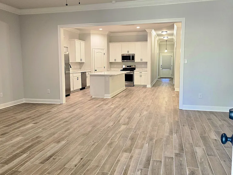 38428 Queen St — Photo 5