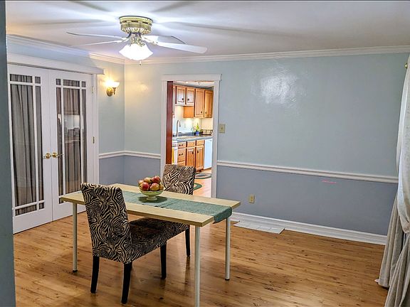 4th image of 2109 Salisbury St