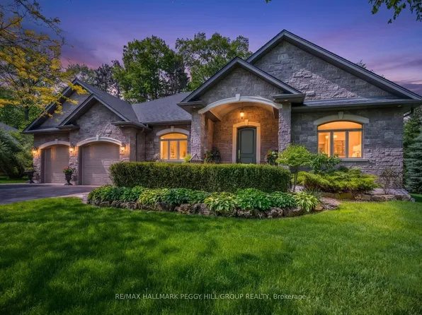 2 Hilltop Ct, Springwater, ON L9X 0H5