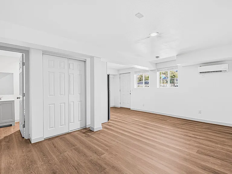 1121 Daisy Avenue — Photo 24