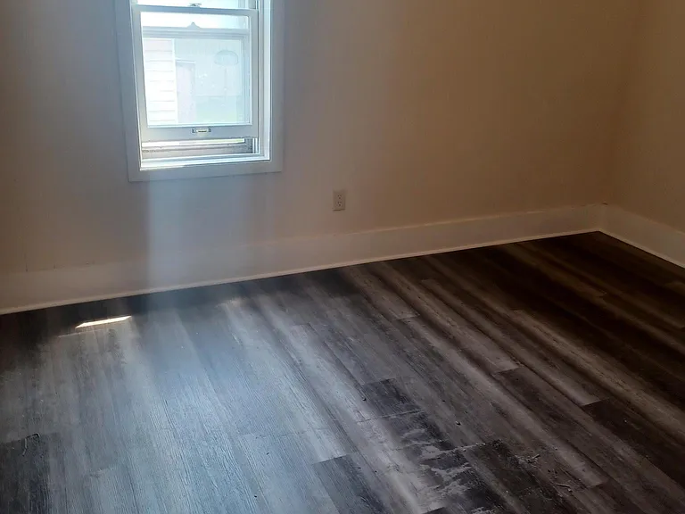 3151 Main St #B — Photo 2