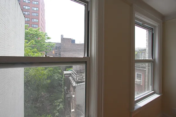 Rented by Compass | media 22