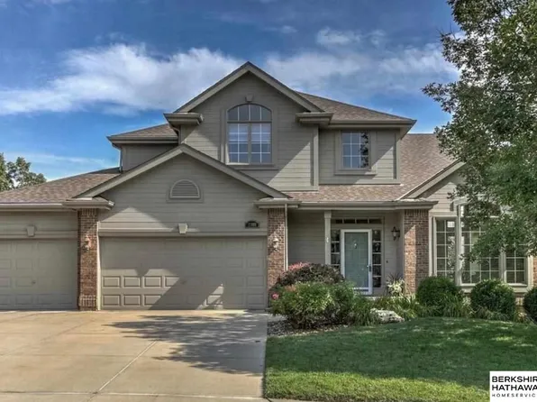 17308 Pine Cir, Omaha, NE 68130