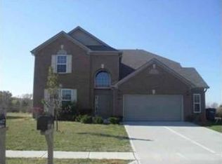 6126 N Woods Edge Dr, Mc Cordsville, IN 46055