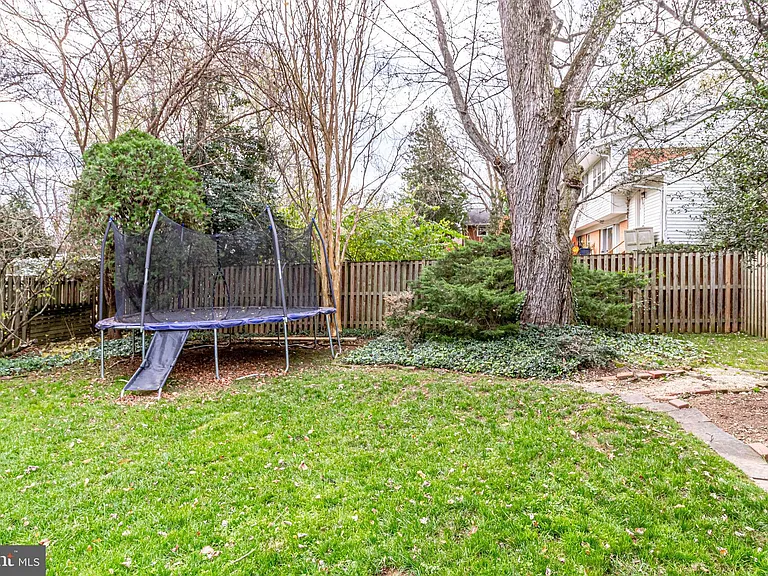 6519 Engel Dr — Photo 96