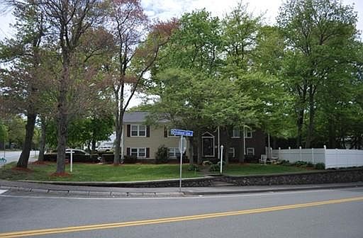 1st image of 2 Highland Glen Dr