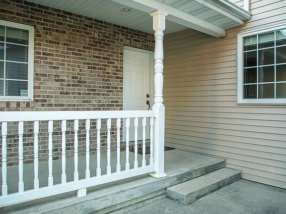 4th image of 4805 Briarwood Dr
