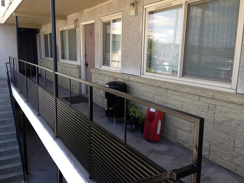 Balcony: Unit is on the left