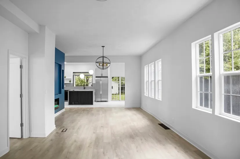 3 bed, 2670 sqft, $2,200 — Photo 3