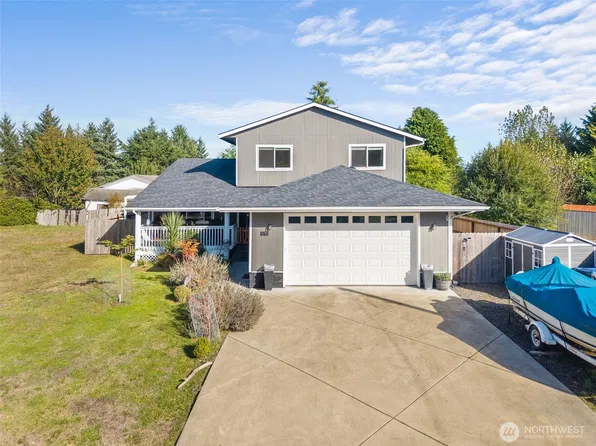 578 Meadow Avenue NE, Ocean Shores, WA 98569