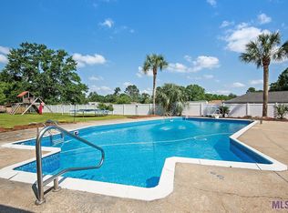 10517 Buxton Rd, Saint Amant, LA 70774