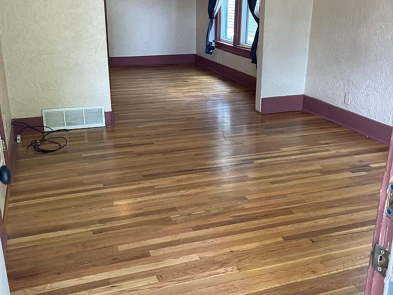 120 N Chestnut St — Photo 2