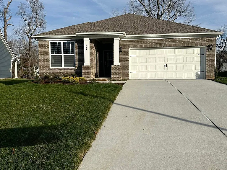 659 Ballard Dr — Photo 1