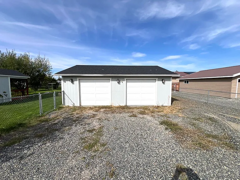 803 E Groschell St — Photo 9