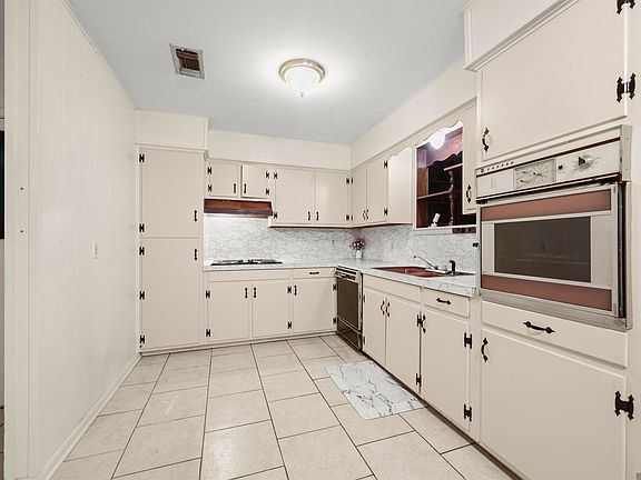 2nd image of 12445 Middlewood Dr