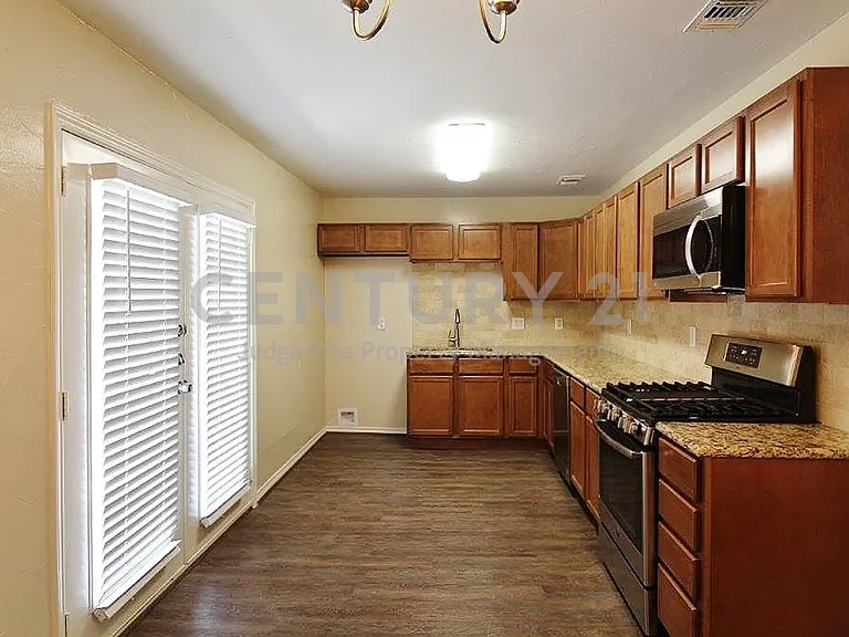 610 Overlook Dr — Photo 5