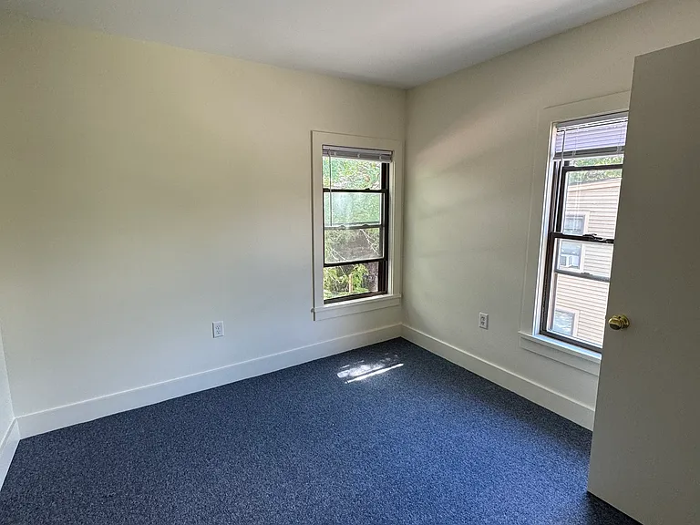 684 Riverside Dr — Photo 9