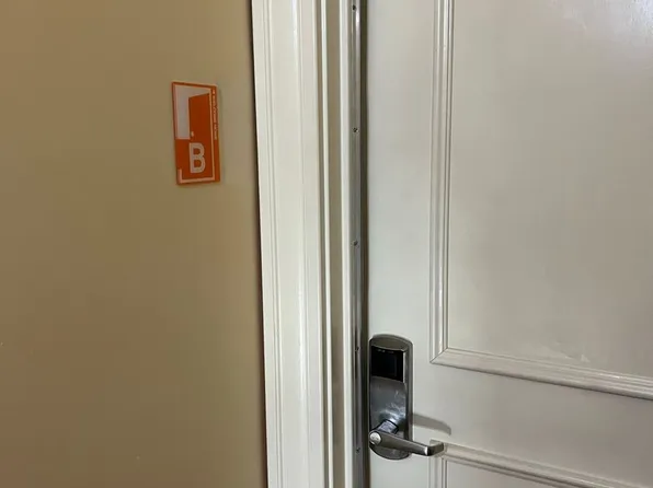 4500-10LC Manchester Ave