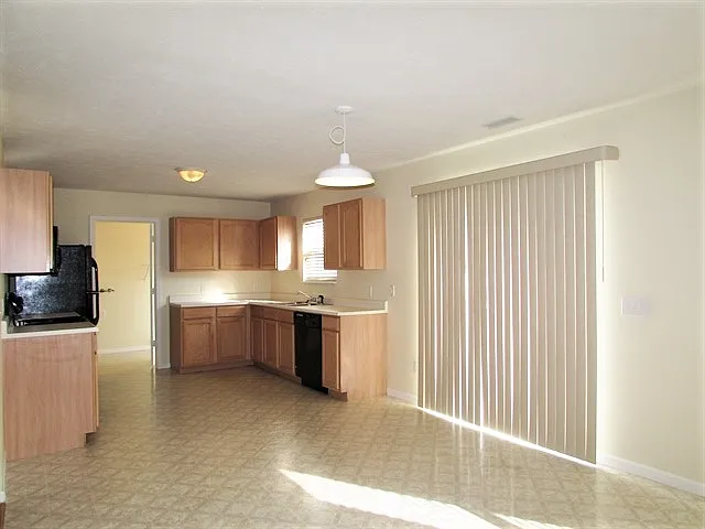 Building Photo - 1773 Salina Dr