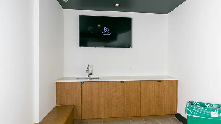 Rented by Nooklyn NYC LLC | media 89