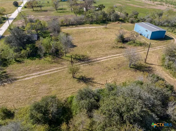 304 E 9th St, Nordheim, TX 78141