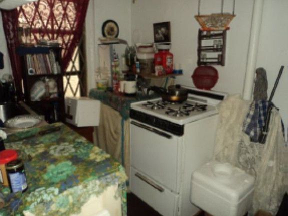 4th image of 116 Cambridge Pl APT 1B