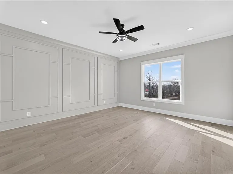 405 Thunder Rd — Photo 43