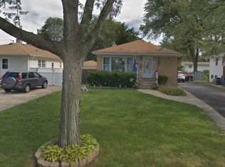 33 N Iowa Ave, Addison, IL 60101