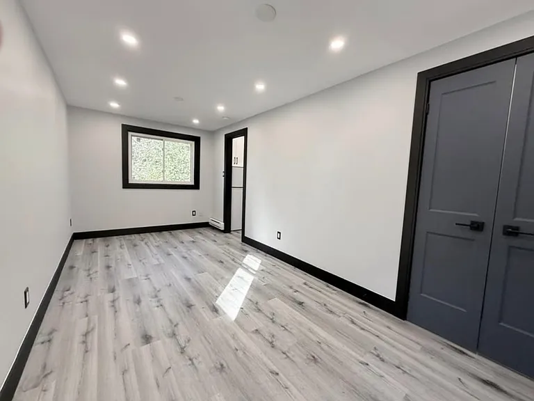 48 Alma St S — Photo 3