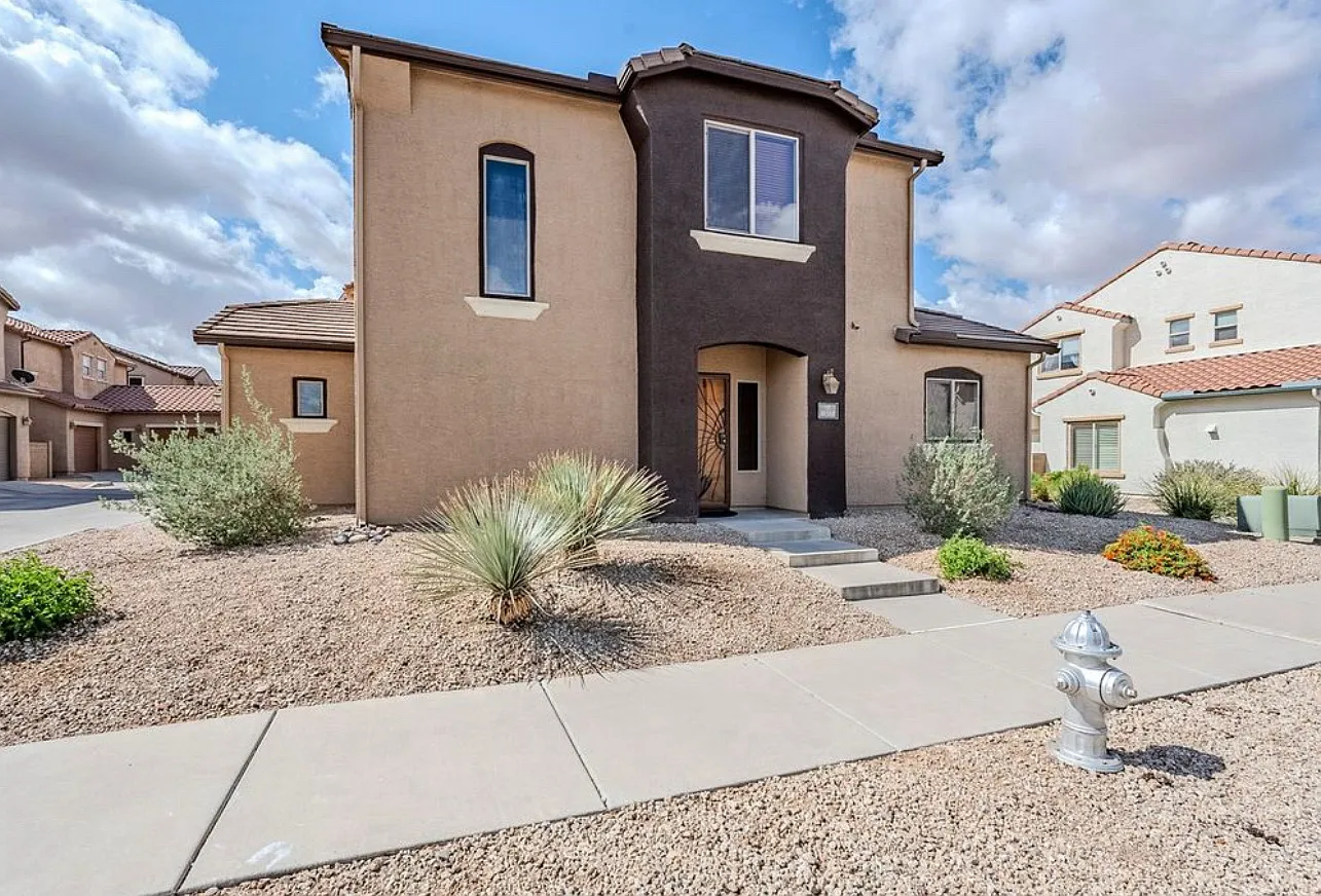 3 bed, 2.5 bath, 1653 sqft, $1,950 — Photo 2