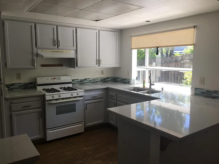 9420 Wellington Cir — Photo 8